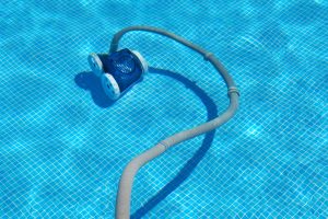 חכם בבריכה - איך רובוטים משדרגים את חוויית השחייה שלנו